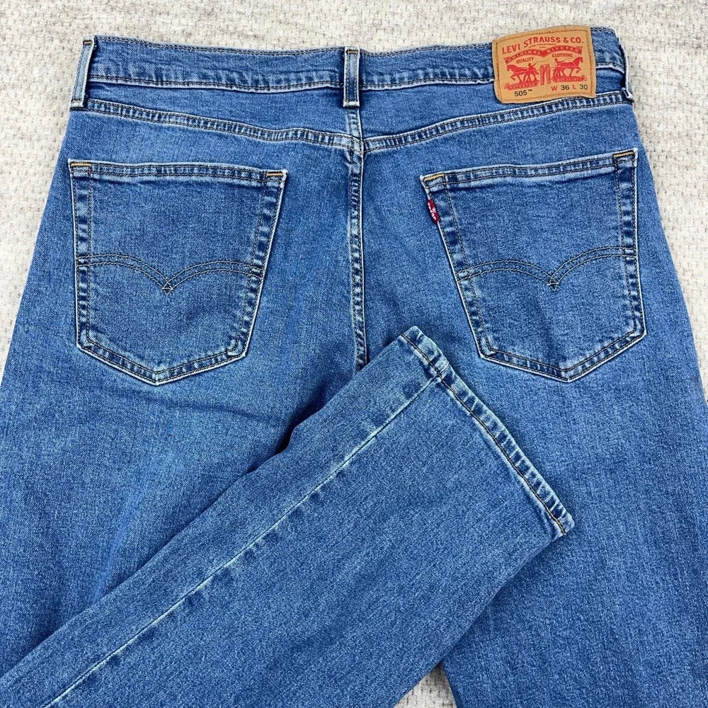 Levis‎ 505 Jeans Men 36x30 Straight Leg Regular Fit Med Wash Work Pants Faded A8